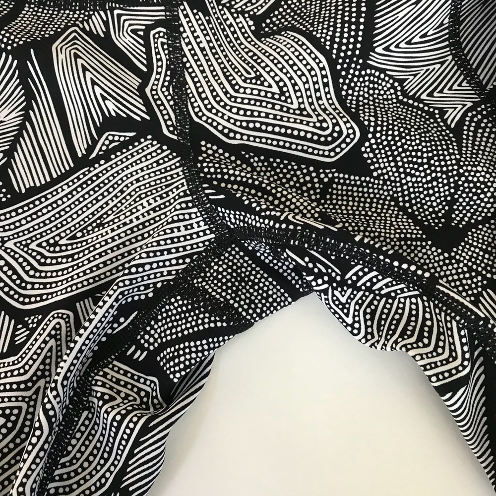 Lululemon Dottie Tribe Pace Rival Crop - Picture 7 of 7